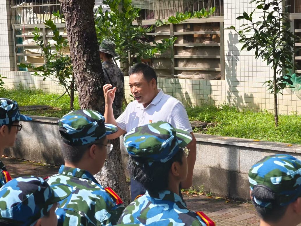 william英国中文开展2025级新生军训动员活动